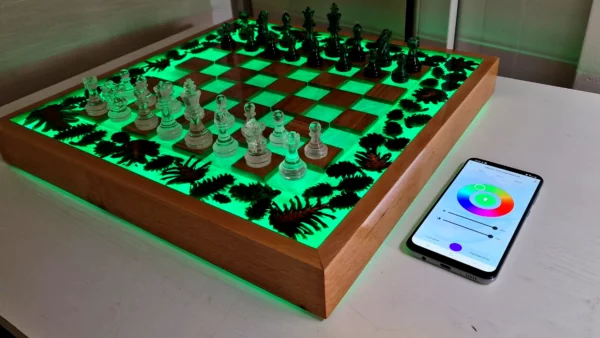 Floating Chess of Oak and Epoxy - Image 3