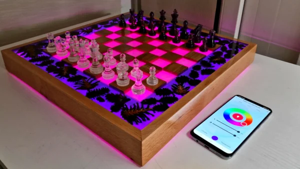 Floating Chess of Oak and Epoxy - Image 2