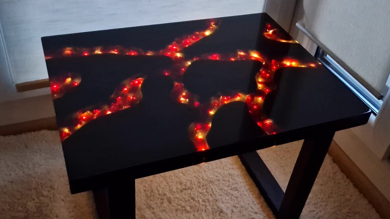 Burning Gaming Table, Epoxy Resin Wood Quartz Table, Home Decor, Fire Lava  Desk