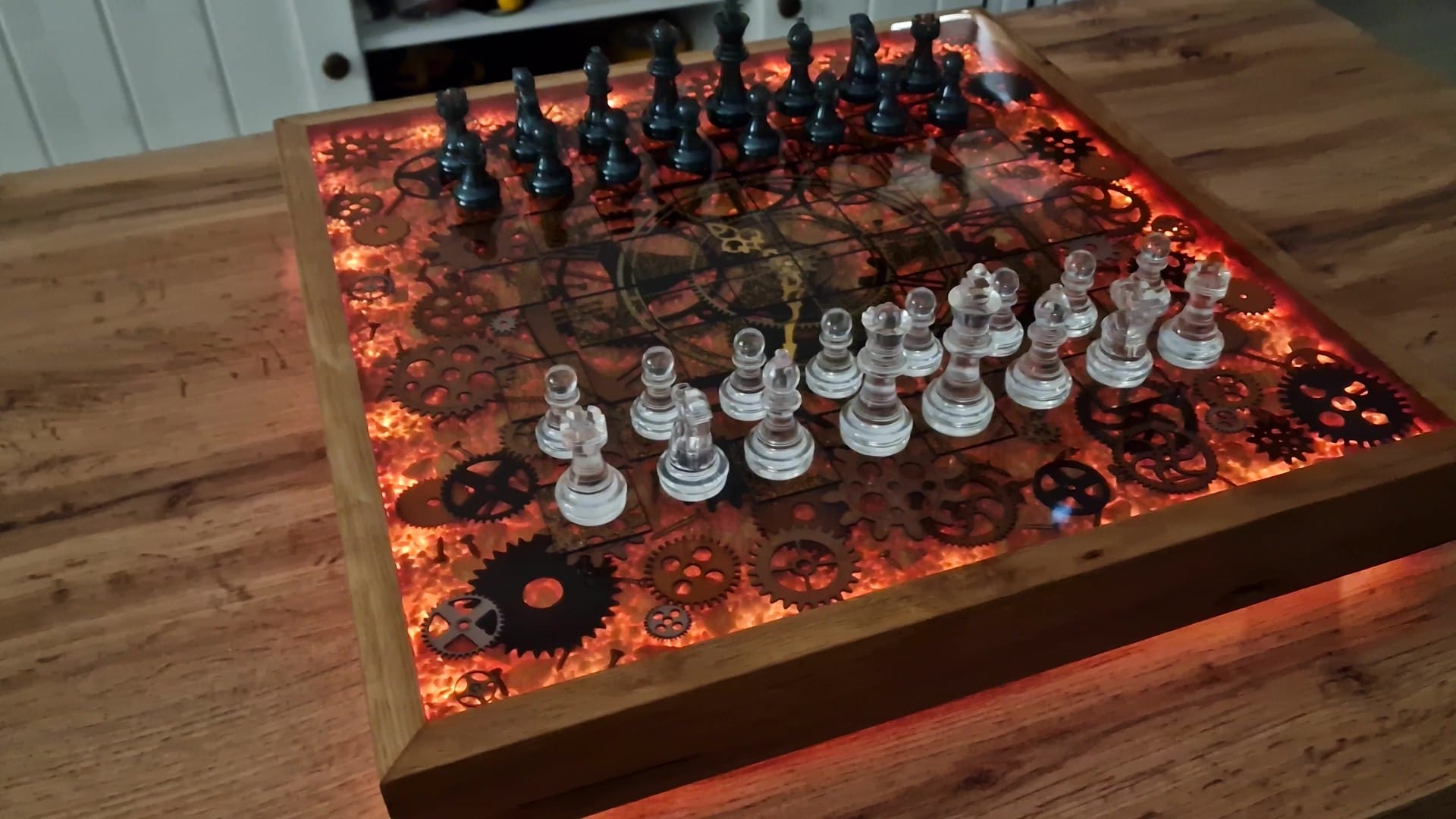 Chess set Clock and Gears made of Oak and Epoxy Resin - Image 9