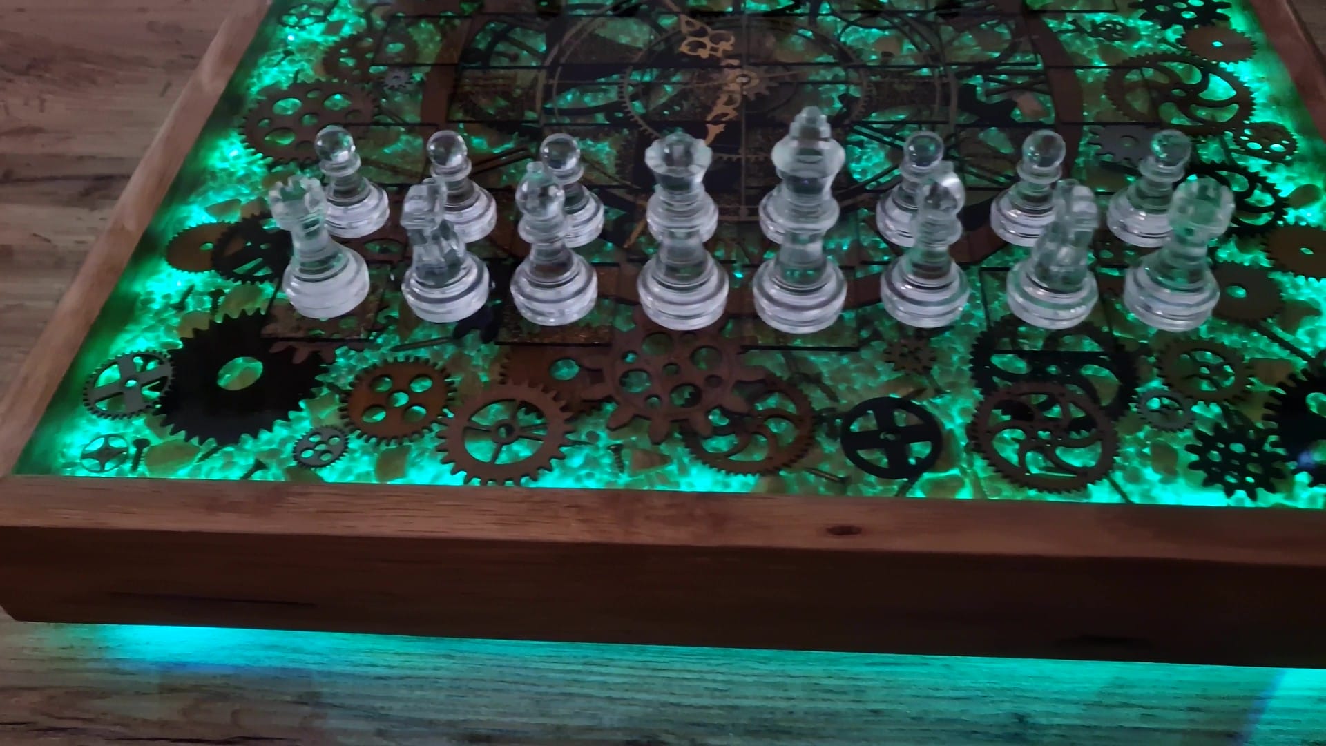 Chess set Clock and Gears made of Oak and Epoxy Resin - Image 11